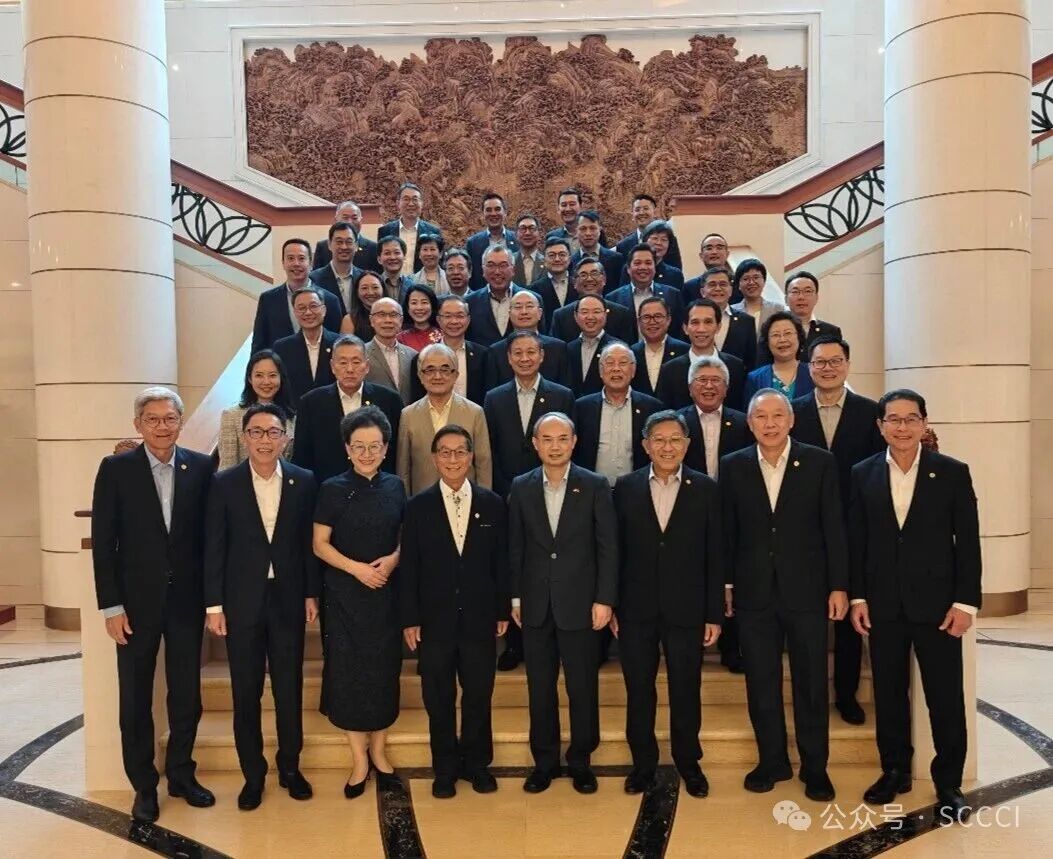 中国驻新加坡大使馆与新加坡中华总商会举行联谊交流活动